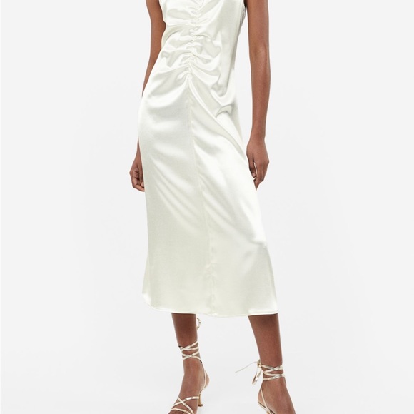 H&M Crème Satin Dress - Picture 5 of 5